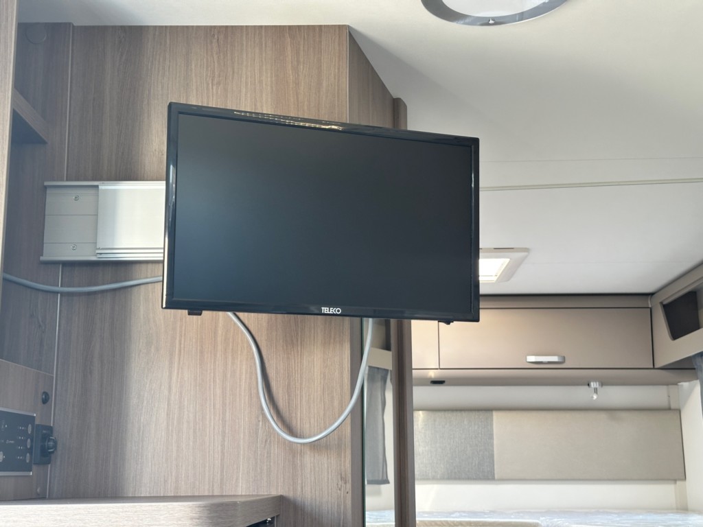 LED-Fernseher TV_Carado_T338_Reisemobile_Emsdetten LED-Fernseher TV_Carado_T338_Reisemobile_Emsdetten