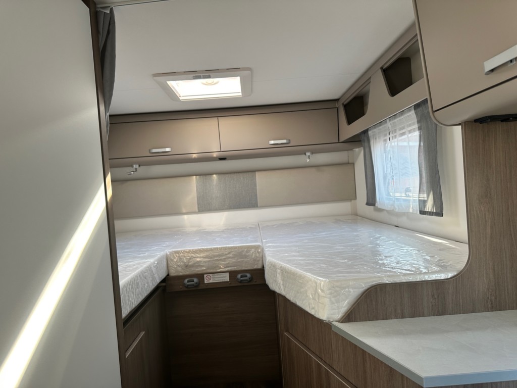 Schlafzimmer_Carado_T338_Reisemobile_Emsdetten Schlafzimmer_Carado_T338_Reisemobile_Emsdetten